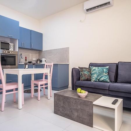 Port City Haifa - Luxury Apartments 50 Mtrs From The Beach Exteriör bild