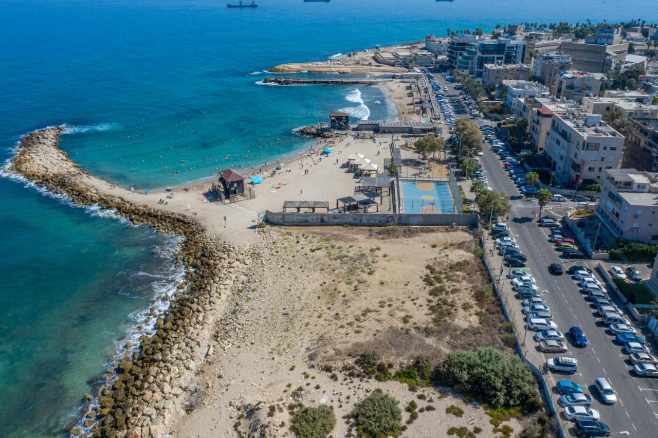 Port City Haifa - Luxury Apartments 50 Mtrs From The Beach Exteriör bild