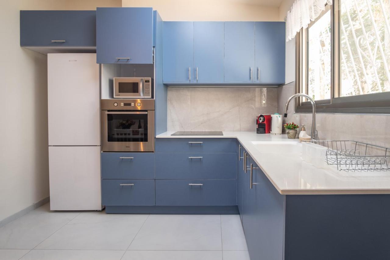 Port City Haifa - Luxury Apartments 50 Mtrs From The Beach Exteriör bild