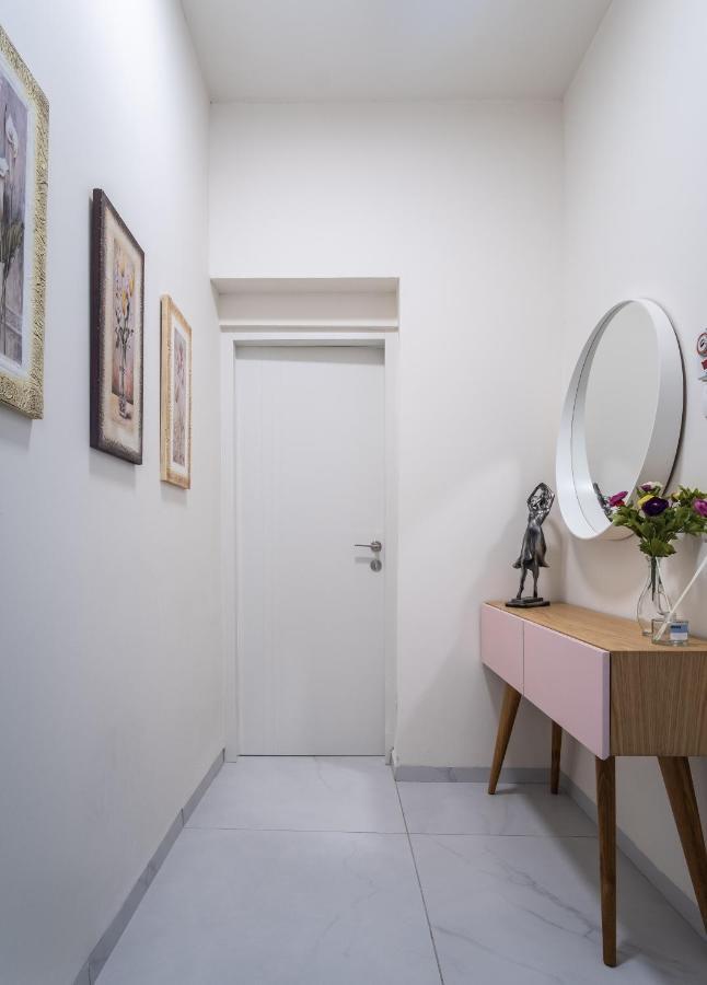 Port City Haifa - Luxury Apartments 50 Mtrs From The Beach Exteriör bild