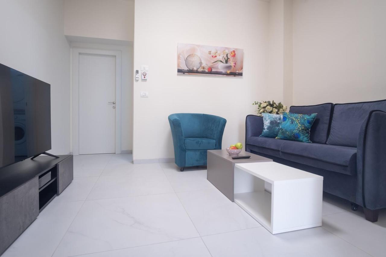 Port City Haifa - Luxury Apartments 50 Mtrs From The Beach Exteriör bild