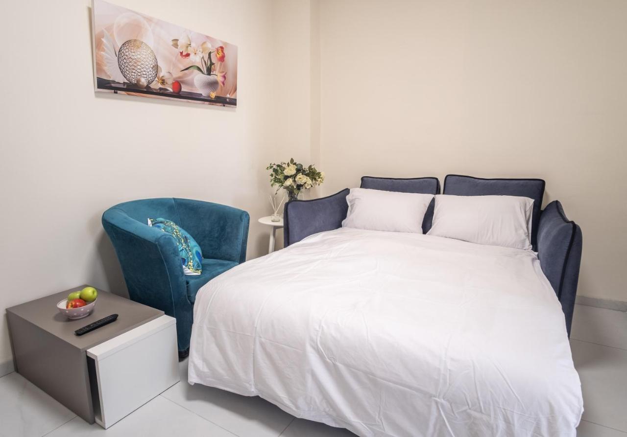 Port City Haifa - Luxury Apartments 50 Mtrs From The Beach Exteriör bild